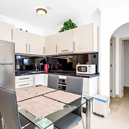 Palm Apartment, 1 Bedroom, Pool, Beautiful Garden, Parking * Fuengirola